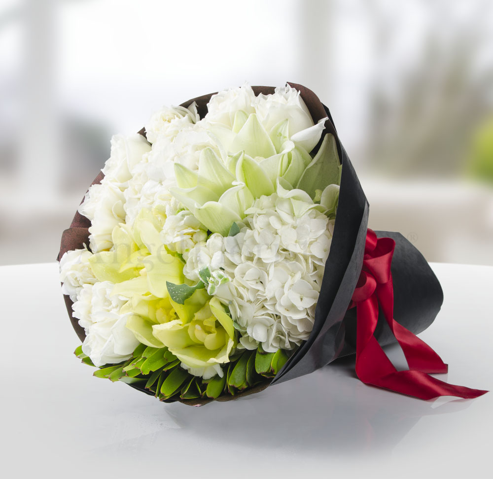 Hand Bouquet: Purest Intentions