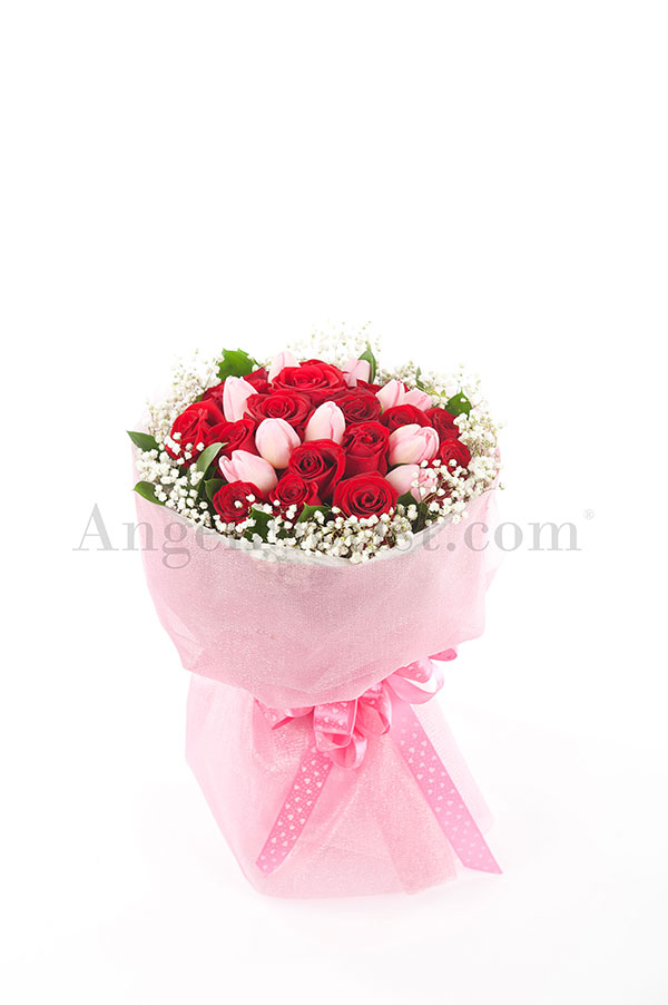 Hand Bouquet: Token of Love