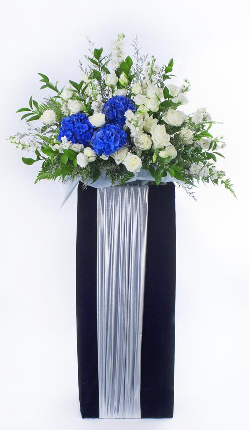 Condolence Flowers: Fond Farewell