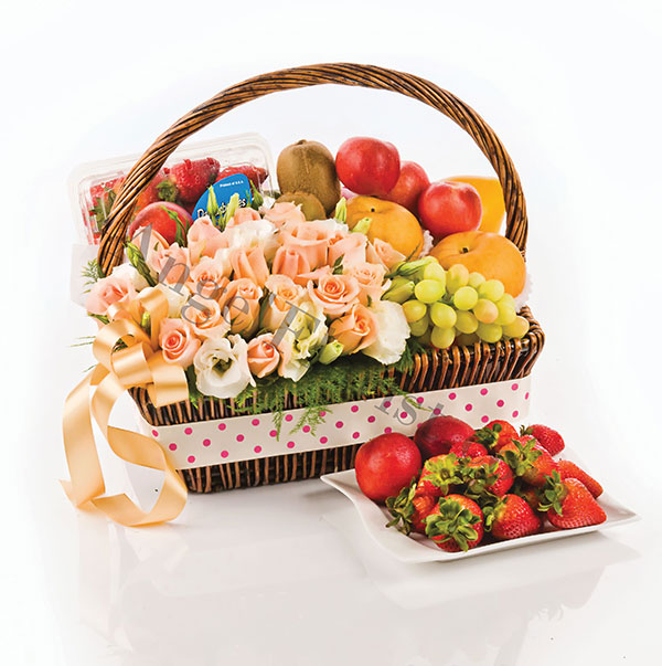 Fruit Hamper: Lots of Fruits