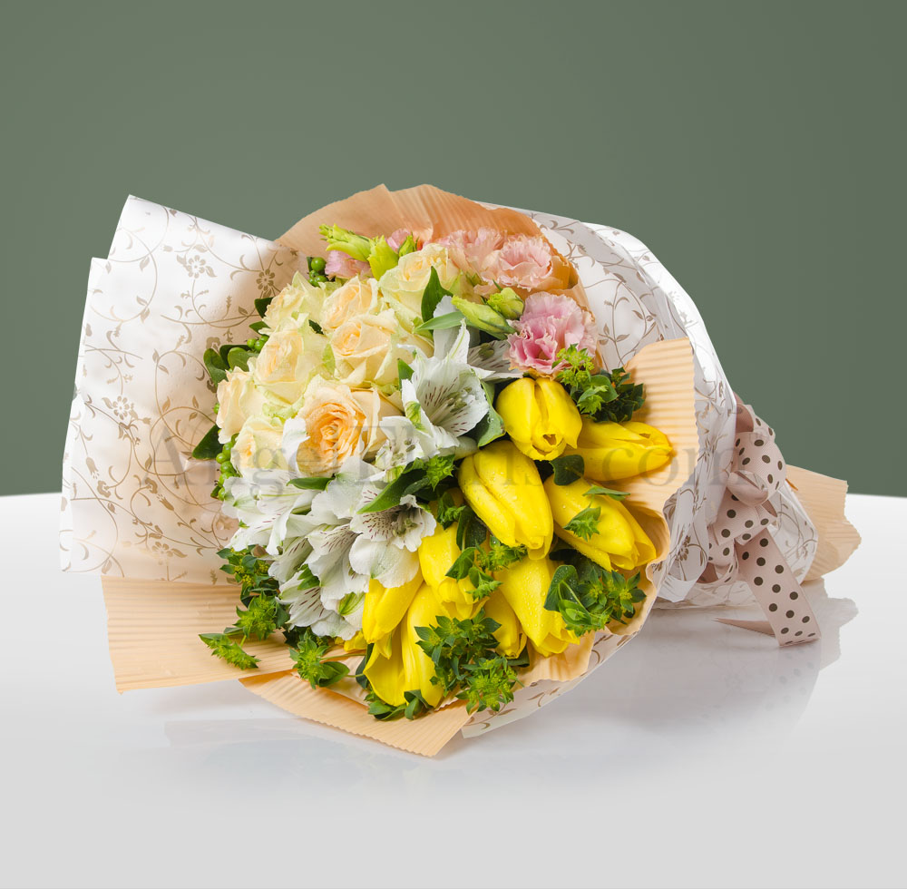 Flower Hand Bouquet: Lipsy