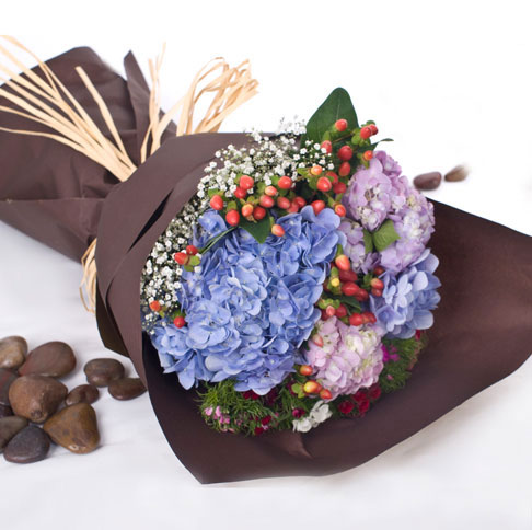 Flower Hand Bouquet: Natural Beauty