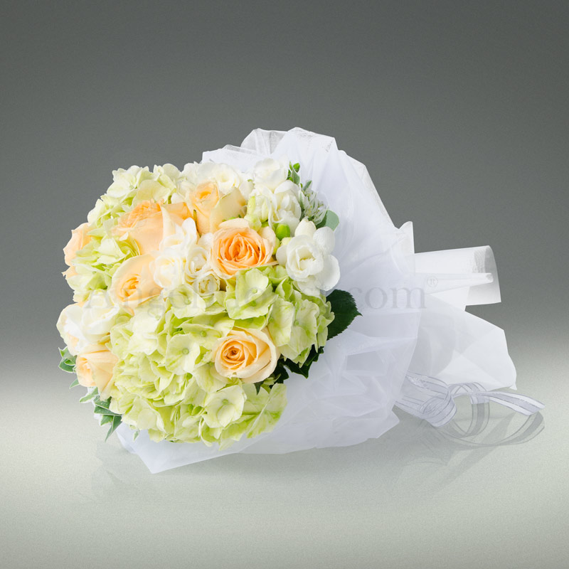 Hand Bouquet: Your Special Moment