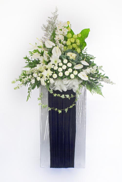 Funeral Wreaths: Serenity