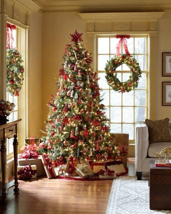 Red & Gold Decoration Christmas Tree