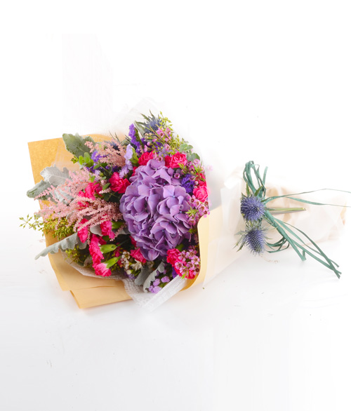 Hand Bouquet: Berry Bliss