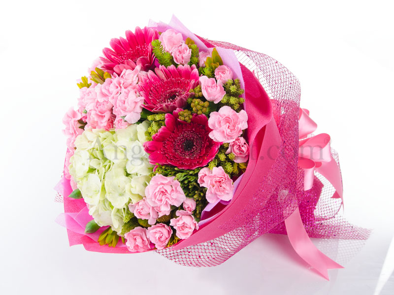 Hand Bouquet: Wonders of the World