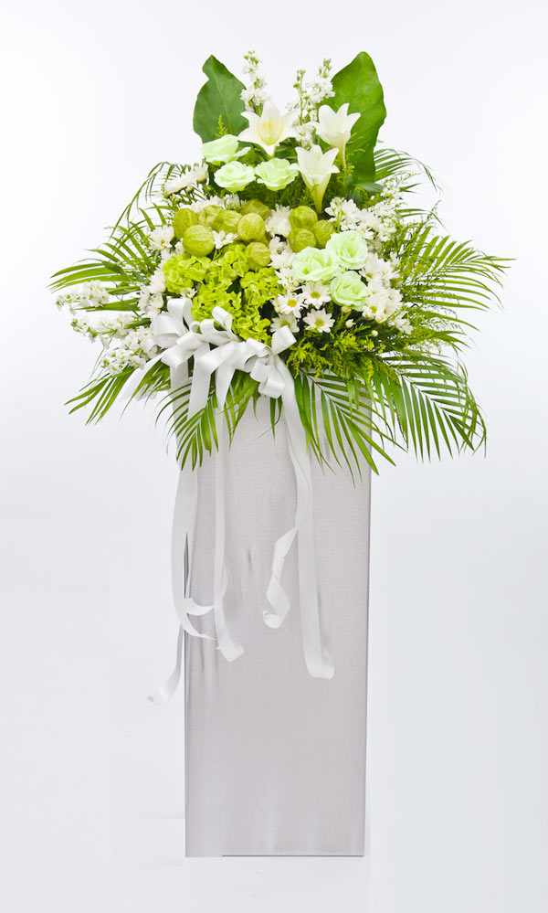 Condolence Flowers: Silent Tribute