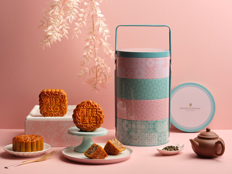 ManFuYuan Mooncakes + Flower