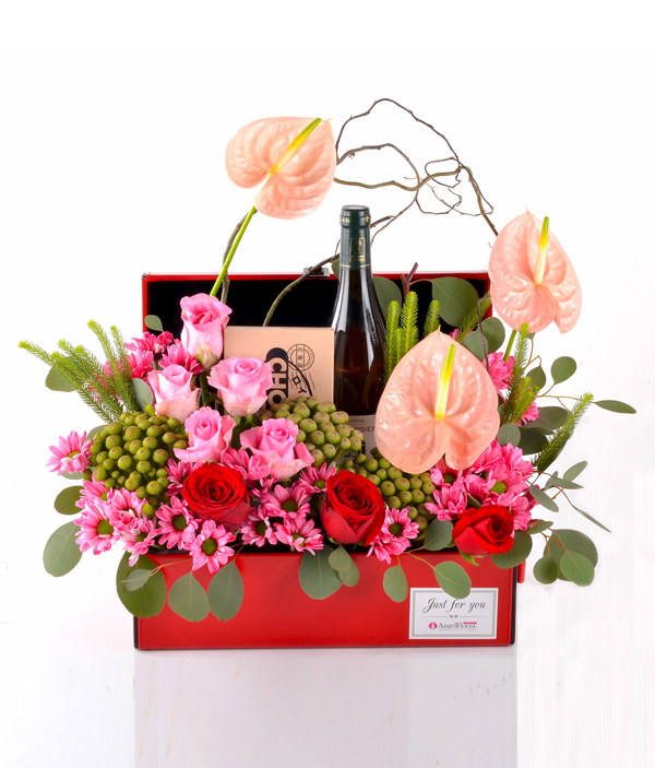 Wine hamper: Simply Awesome