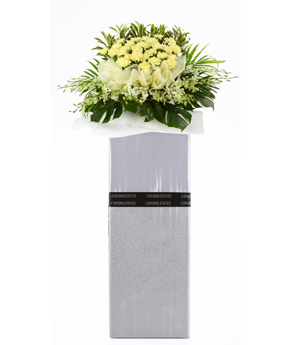 Condolence Wreath: Tenderness