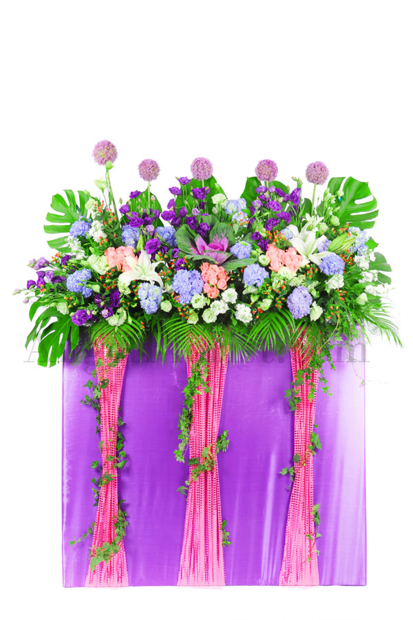 Opening Flower: Royal Blessings