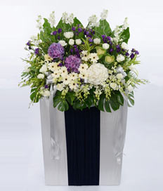 Condolence Wreath: Sincere Respect