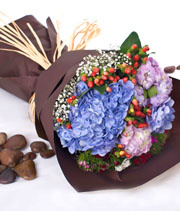 Flower Hand Bouquet: Natural Beauty